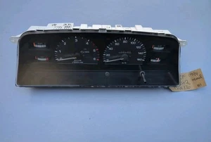 Medidor de velocidad en racimo Toyota Hilux Surf Gen2 1994 83200-35350 - Imagen 1 de 11