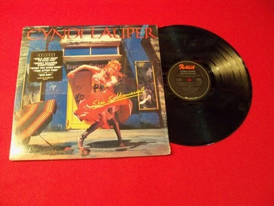 CYNDI LAUPER 1983 DEBUT LP "SHE'S SO UNUSUAL" IN SHRINK ROCK POP VINTAGE VINYL! Foto 1 de 4