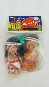 Vintage 60s ~ Brave & Squaw NIB ~ Tourist Trap Dolls ~ Made in British Hong Kong - Bild 1 von 6
