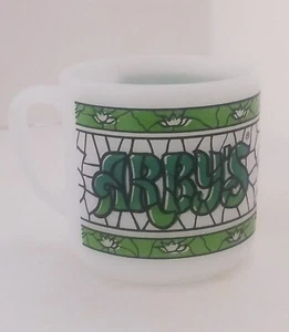 Taza de café verde con mango ""D"" de vidrio de leche vintage Arby's federal - Imagen 1 de 6