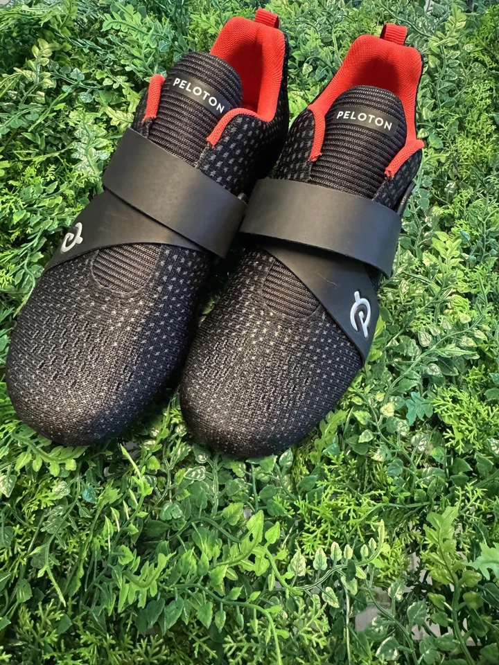 Zapatos de ciclismo unisex Peleton Altos para hombre 5,5 para mujer 7,0 negros y rojos Foto 1 de 4