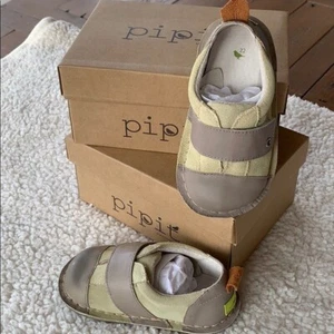 Pipit suede baby walker shoes NWB - Picture 1 of 4