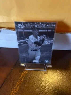 2024 TOPPS BLACK & WHITE B&W ERNIE BANKS TOPPS VAULT SHORT PRINT CARD #106 CUBS - Image 1 of 2