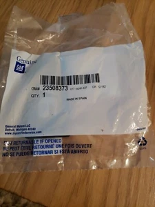 Genuine GM Nameplate 23508373 new in package - Picture 1 of 2