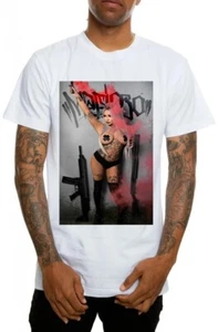 Mafioso Raquel Signature AK 47 Rifle Pistolas Modelo Desnudo Tatuajes Urbano Blanco Camiseta - Imagen 1 de 3
