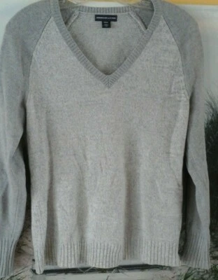 Suéter tejido suéter cuello en V gris y crema American Living para dama M Foto 1 de 4