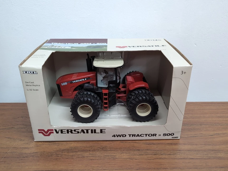 1/32 Ertl Farm Toy Versatile 500 4WD with Duals Tractor - Image 1 of 4