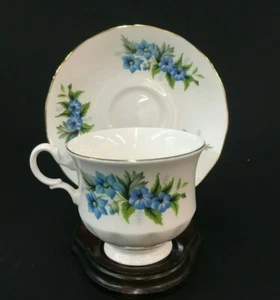 Teetasse Untertasse England Queen Anne Bone China Teetasse blaue Blumen signiert Vintage - Bild 1 von 6