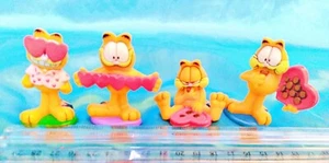 Set of 4 - Garfield Heart Love Mini Figurines PVC Russel Stover Chocolate - Picture 1 of 4