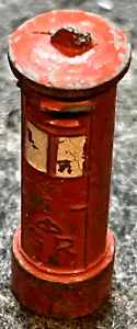 VINTAGE DINKY TOYS SMALL RED GR POST BOX MADE IN ENGLAND - Picture 1 of 4
