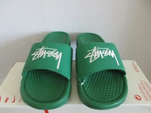 MENS NIKE X STUSSY BENASSI SLIDES / SANDALS PINE GREEN-SAIL SZ 7 [DC5239-300] - Picture 1 of 9