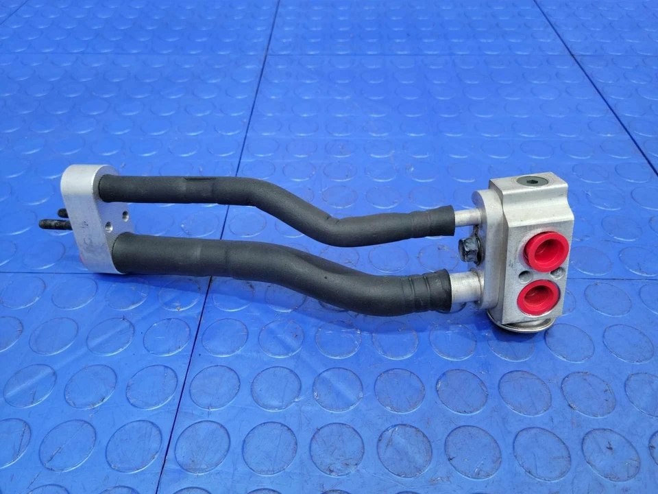 Conjunto de tubería de aire acondicionado trasero Kia Sedona 2015-2021 OEM 97924A9000 Foto 1 de 4