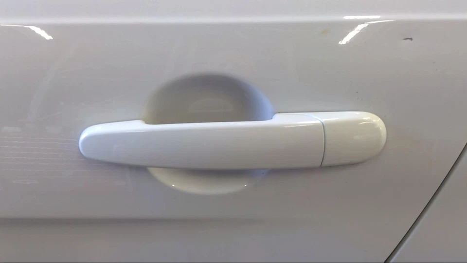 Manija de puerta exterior trasera izquierda usada se adapta a: montaje de manija de puerta Ford Taurus 2013 Foto 1 de 4