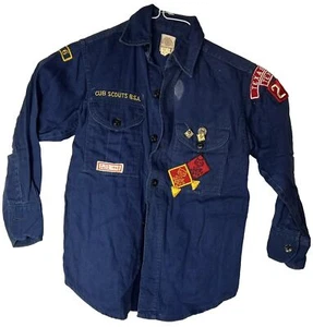 Camicia uniforme ufficiale BSA Cub Scout manica lunga gioventù Med. Patch, Spille CR-155 - Foto 1 di 11
