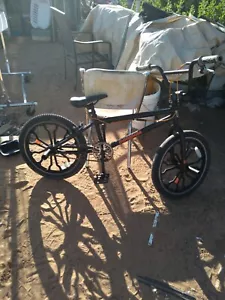 Freestyle BMX bike - Picture 1 of 6