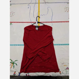 Women's Size Medium Sag Harbor Red Flower Accented Sweater Pullover - Picture 1 of 5