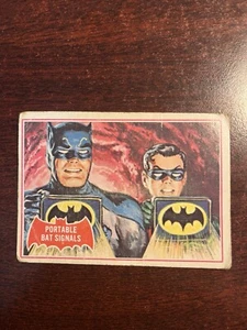 1966 Topps Batman Series Red Bat #16 Portable Bat Signals V36297 Batman - Picture 1 of 2