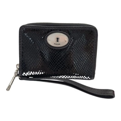 Fossil 黑色蛇皮压花皮革紧凑型拉链腕带钱包 — 第 1/4 张图片