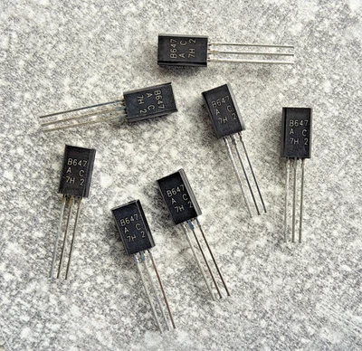 2SA1013-Y 2SB647A C PNP Transistor 0,9W 120V 1A Menge nach Wünsch 1-15 Stück