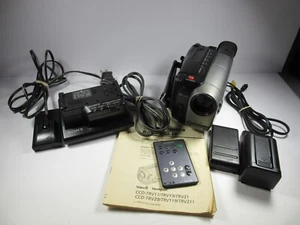SONY HANDYCAM CCD-TRV11 8MM VIDEO8 CAMCORDER VCR PLAYER BUNDLE - Picture 1 of 16