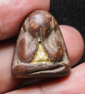 Colgante Phra Pidta CloseEye, Lp Kaew, Wat KhrueaWan, amuleto tailandés protección fuerte - Imagen 1 de 8