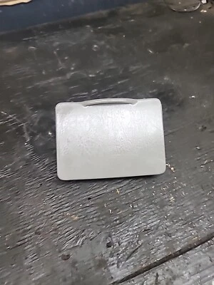 Toyota Corolla 2007 soporte de almacenamiento compartimento de tablero (bin 302) Foto 1 de 4