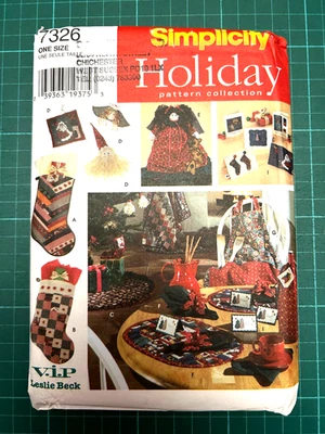 Vintage Christmas Decorations Sewing Pattern NEW UNCUT Simplicity 7326 - 8 Items - Image 1 of 2