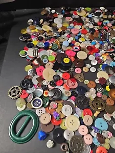 Unique Vintage Button Lot in Various Materials and Sizes Antique Crafts Art - Picture 1 of 5