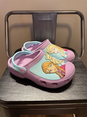 Crocs Frozen Elsa y Anna Talla J1 (Niños Grandes) Foto 1 de 4