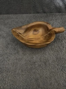 Quaint Lovely Natural Olivo Leaf shaped Deep Bowl nibbles Spanish (Artesania) - Picture 1 of 8