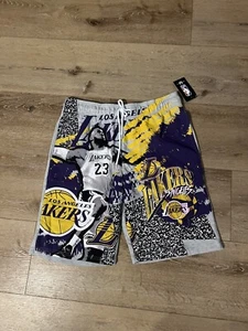 Los Angeles Lakers Mens Gray Athletic Shorts Lebron James Print Size Large NWT - Picture 1 of 3