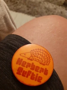 Insignia vintage Herbert Tuftie  - Imagen 1 de 2