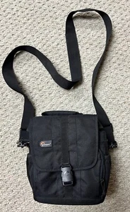 Fast free shipping Lowepro Camera Bag Adventura 140 Shoulder Strap Digital Pouch - Picture 1 of 3