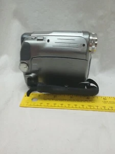 JVC GR-D750U Video Camera Camcorder No Battery Parts Only - Picture 1 of 8