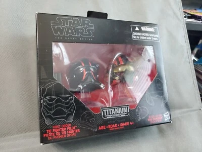 Cascos Poe Dameron y Kylo Ren Star Wars Titanium Series Black Series #04 Foto 1 de 4