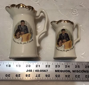2er Set, John & Jacqueline Kennedy kleine Krüge, Vintage, Made in the 60's - Bild 1 von 17