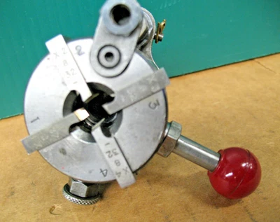 CABEZAL DE TROQUEL GEOMÉTRICO 5/16" DSA 8-32 CHASERS 5/8" VÁSTAGO AJUS/VÁSTAGO CONVERTIBLE TRIP Foto 1 de 4