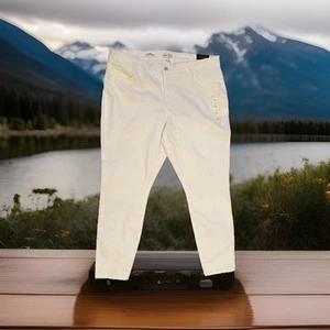 Ava & Viv NWT size 20R white stretch skinny jeans mid-rise, plus size - Picture 1 of 3
