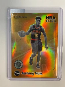 De'Andre Hunter Hawks 2024-25 Panini Hoops Premium Stock #14 Orange Prizm (RC) - Foto 1 di 2