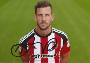 SHEFFIELD UNITED: JAKE WRIGHT SIGNED 6x4 PORTRAIT PHOTO + COA - Bild 1 von 1