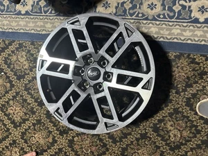 20” Ford Expedition 2025 Wheel Rim Factory OEM 8.5X20 Machined - Picture 1 of 13