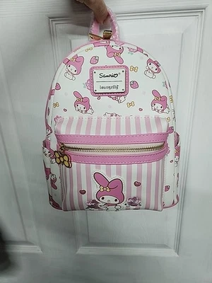 Mini mochila Loungefly Sanrio My Melody estampado integral a rayas Foto 1 de 4