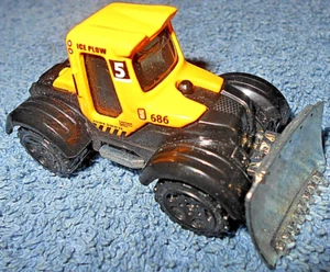2005 MATCHBOX YELLOW TRACTOR ICE / SNOW PLOW 2 3/4" DIECAST VEHICLE - EXCELLENT - Picture 1 of 5