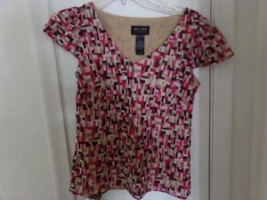 AXCESS LIZ CLAIBORNE SIZE S GEOMETRIC PRINT V NECK CAP SLEEVE TOP SHIRT EUC - Picture 1 of 6