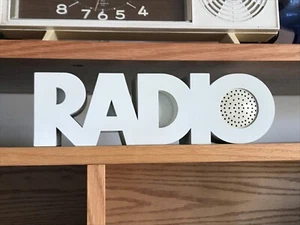 Rare Retro RADIO design white transistor radio “RADIO” AM FM Space age - Bild 1 von 12