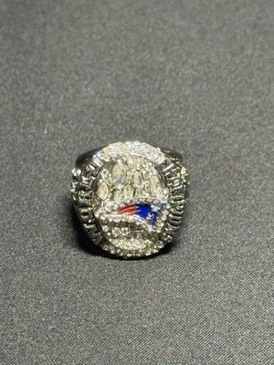 2014 New England Patriots Tom Brady Super Bowl Ring XLIV - Image 1 of 3