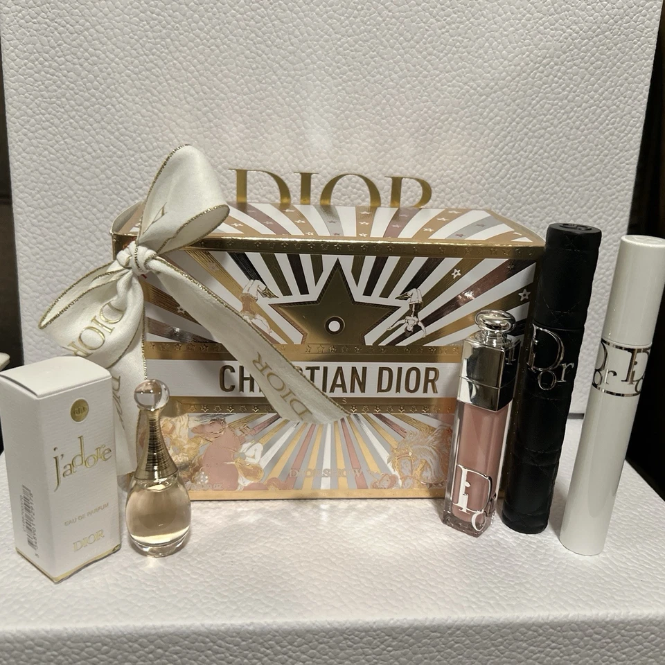 Paquete de maquillaje Dior mascarillas tamaño completo + Dior adict 001+ mini Jadore y regalo 🎁 Foto 1 de 4