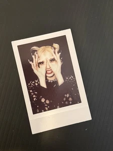 BLACKPINK LISA [Born Pink] Offizielle Fotokarte, weiße Ver. / Neu / Geschenk - Bild 1 von 2