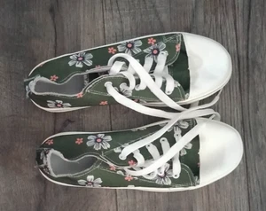 Damen Tennisschuhe Gr. 9 (grün mit Gänseblümchen) NEU - Bild 1 von 5