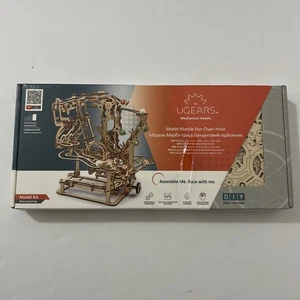 UGears Marble Run Chain Hoist - Wooden Mechanical Model - 400 Pieces - Sealed - Picture 1 of 4